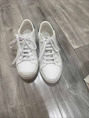 White Low-Top Sneakers with Green Heel Accent